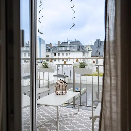 Apartment 2 Bedroom Apartment - Zentral - Kueche - Balkon - Wifi - Netflix - Business - Kaffe - Parkhaus *