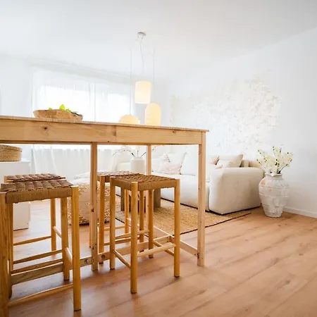 Luxus Designstudio Fuer 4 Personen Mit Terrasse Apartment *