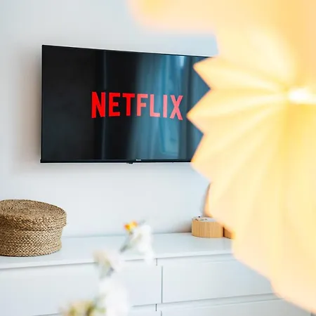 2 Bedroom Apartment - Zentral - Kueche - Balkon - Wifi - Netflix - Business - Kaffe - Parkhaus *